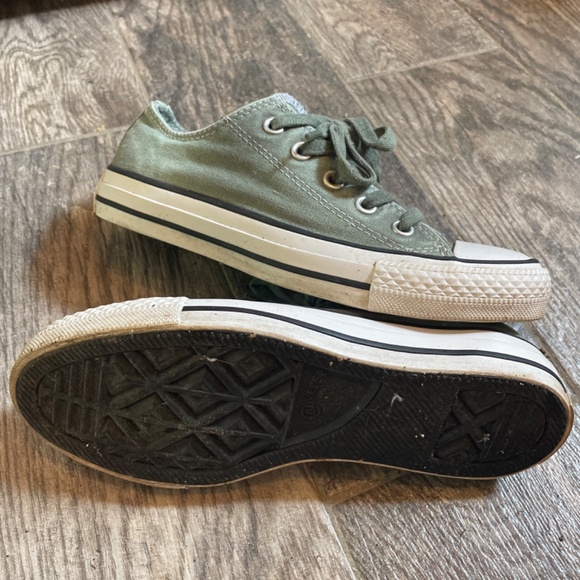 Low top converse - Picture 3 of 3